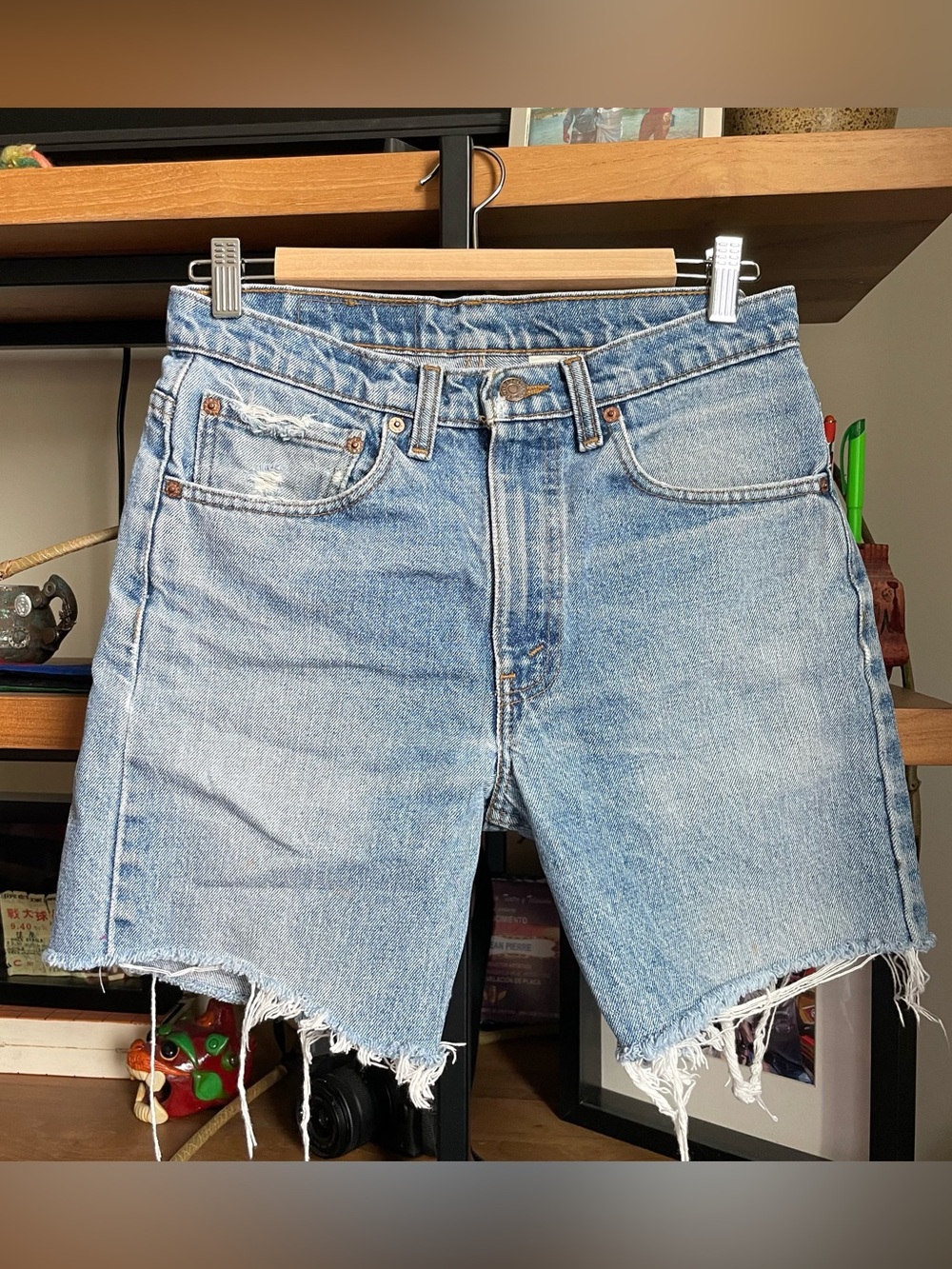Levi's 90s Distressed Cut offs